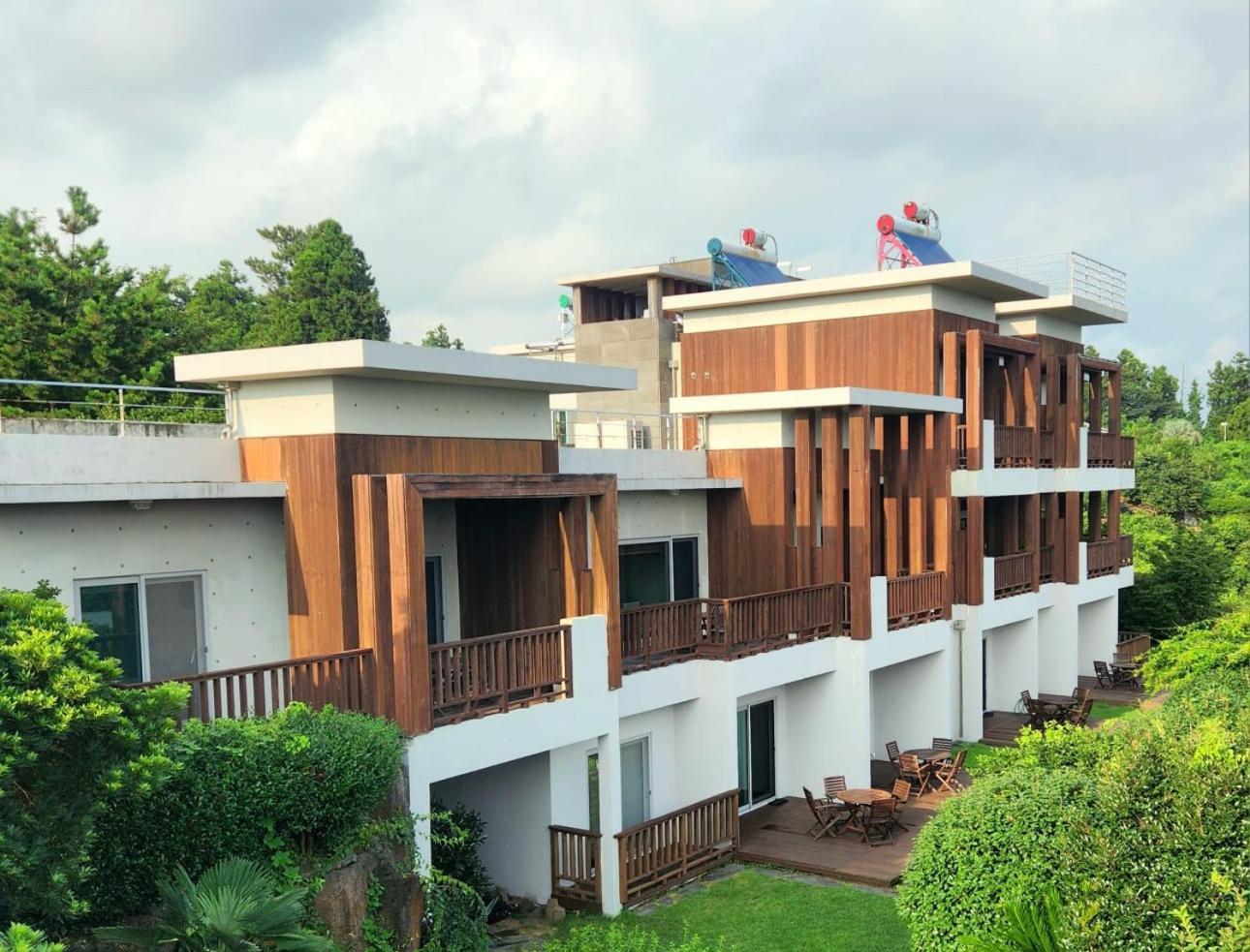 Jeju Eco Suites Seogwipo Ngoại thất bức ảnh