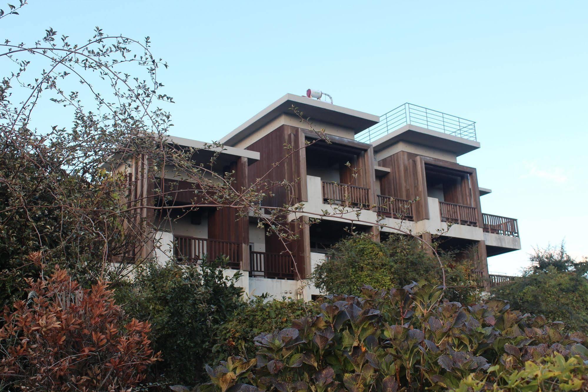 Jeju Eco Suites Seogwipo Ngoại thất bức ảnh