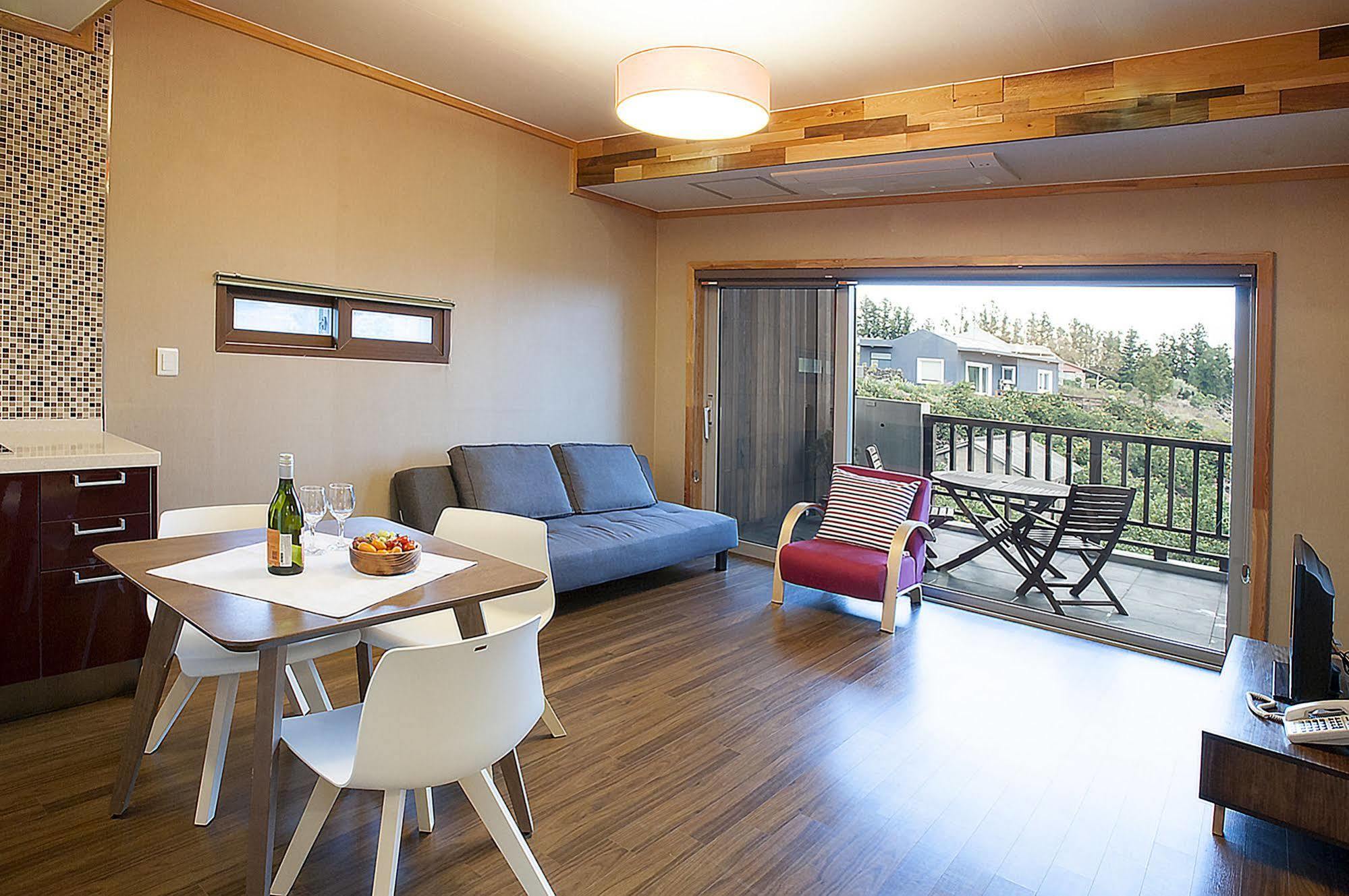 Jeju Eco Suites Seogwipo Ngoại thất bức ảnh
